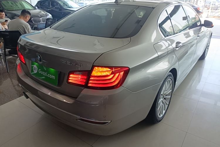 Used BMW 5 Series 2014 525Li Luxury Design Package Rear Right 45 Deg
