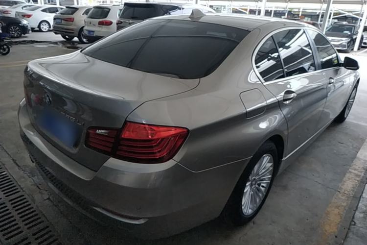 Used BMW 5 Series 2014 525Li Leading Model Rear Right 45 Deg