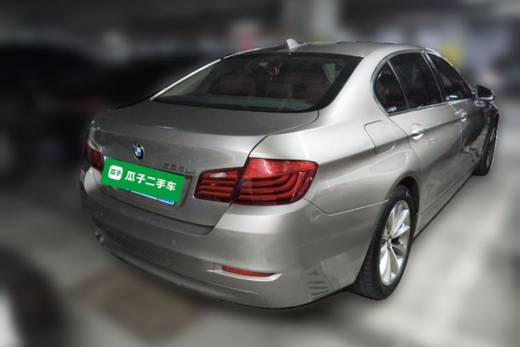Used BMW 5 Series 2014 528Li Leading Model Rear Right 45 Deg