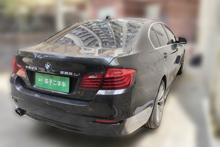 Used BMW 5 Series 2014 528Li Fashion Design Package Rear Right 45 Deg