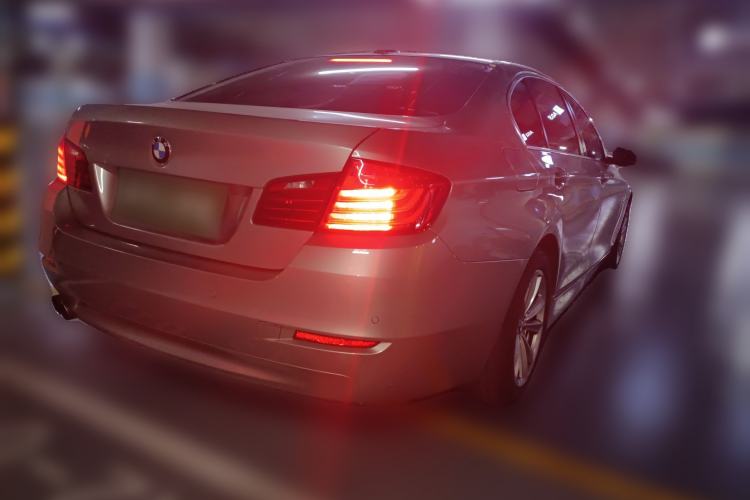 Used BMW 5 Series 2014 520Li Elegant Model Rear Right 45 Deg