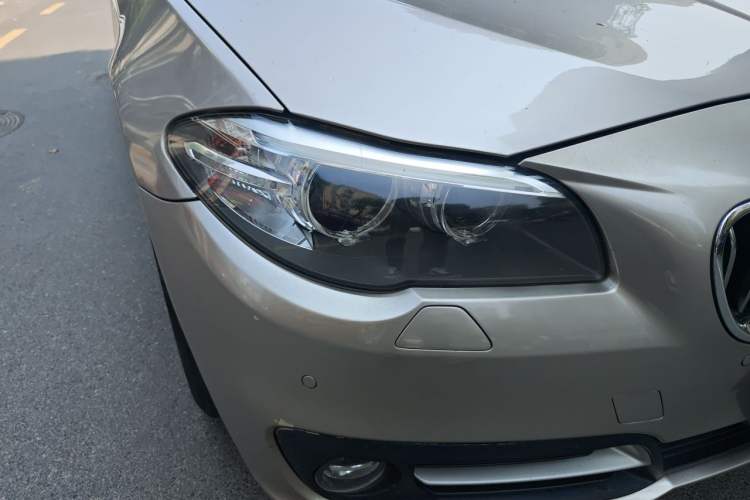 Used BMW 5 Series 2014 525Li Leading Model Right Front Headlight