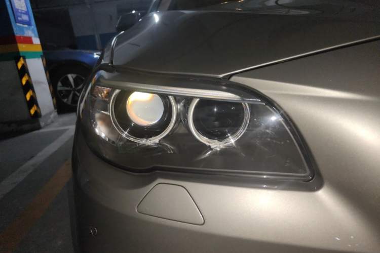 Used BMW 5 Series 2014 520Li Elegant Model Right Front Headlight