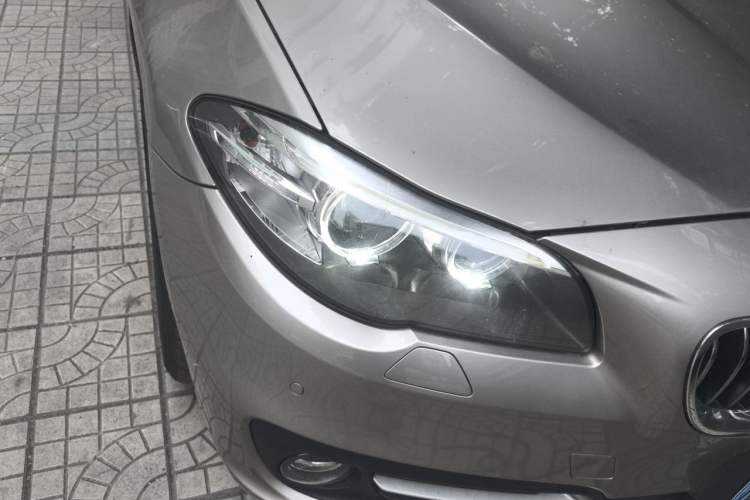 Used BMW 5 Series 2014 528Li Leading Model Right Front Headlight