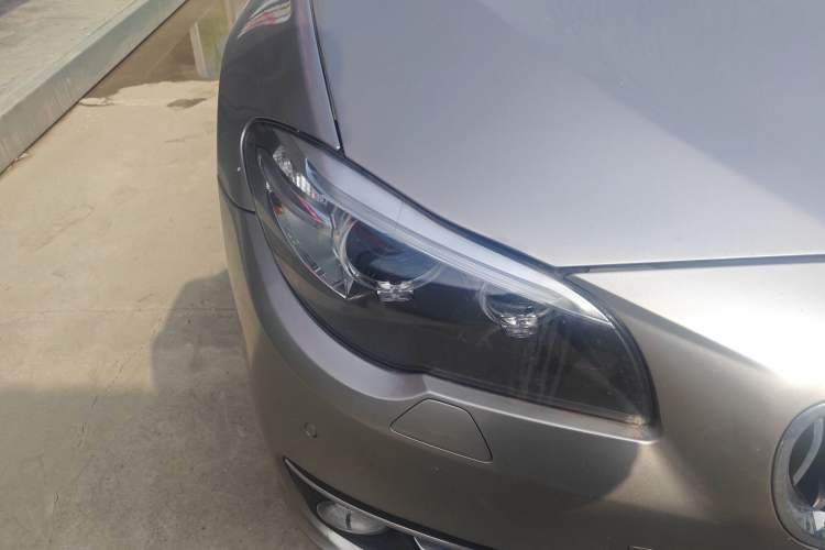 Used BMW 5 Series 2014 525Li Luxury Design Package Right Front Headlight