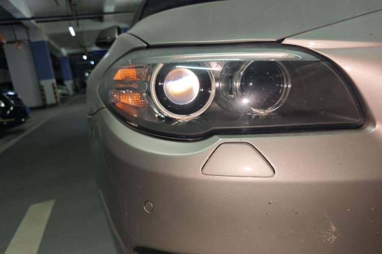 Used BMW 5 Series 2014 525Li Luxury Design Package Right Front Headlight