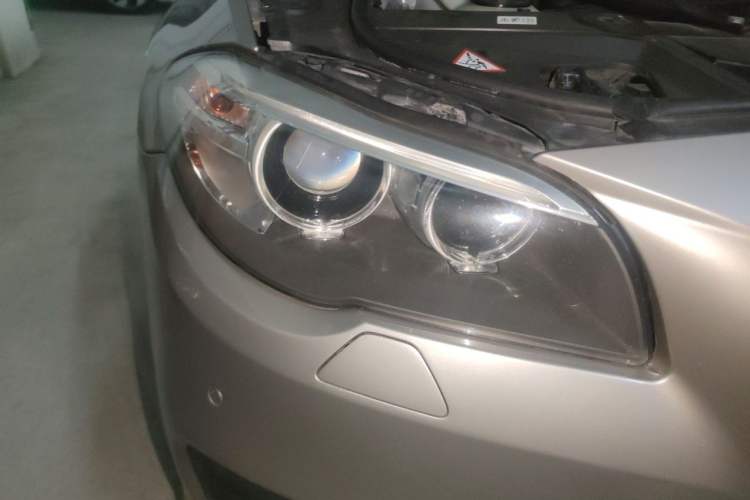 Used BMW 5 Series 2014 525Li Leading Model Right Front Headlight