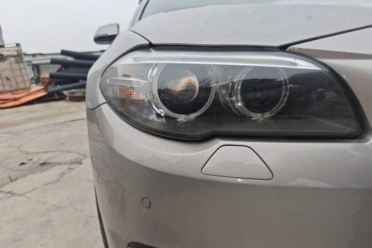 Used BMW 5 Series 2014 525Li Luxury Design Package Right Front Headlight