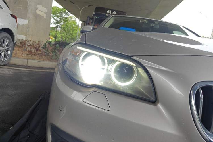 Used BMW 5 Series 2014 528Li Leading Model Right Front Headlight