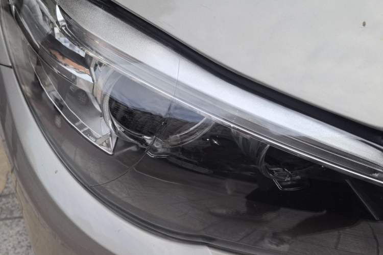 Used BMW 5 Series 2014 525Li Luxury Design Package Right Front Headlight