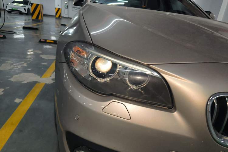 Used BMW 5 Series 2014 520Li Elegant Model Right Front Headlight