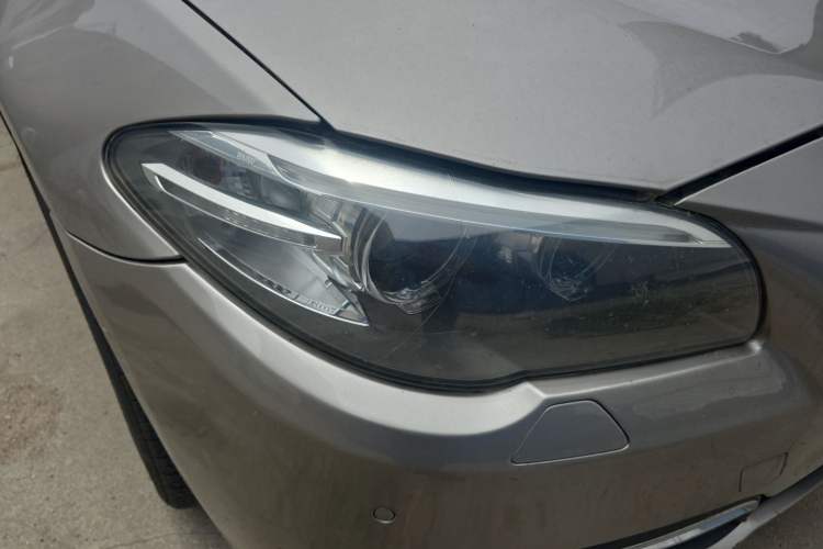 Used BMW 5 Series 2014 525Li Luxury Design Package Right Front Headlight