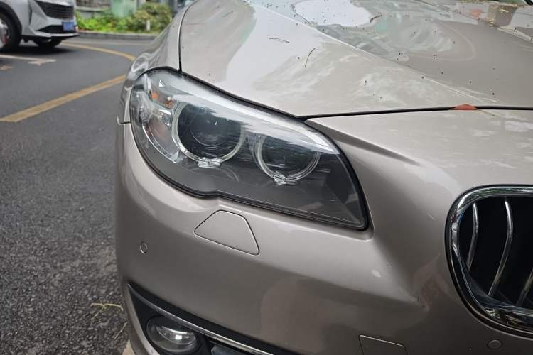Used BMW 5 Series 2014 525Li Luxury Design Package Right Front Headlight