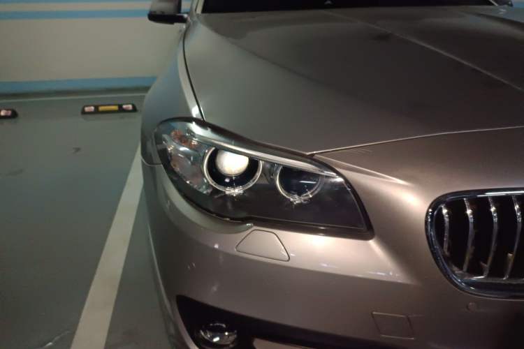 Used BMW 5 Series 2014 520Li Elegant Model Right Front Headlight