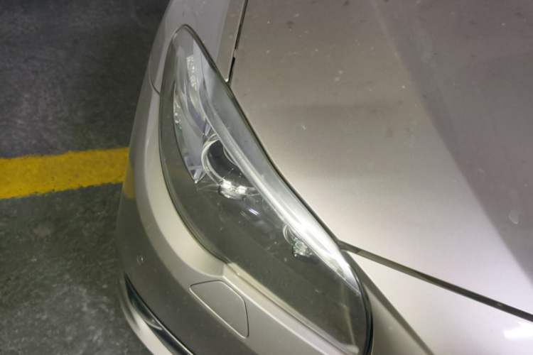 Used BMW 5 Series 2014 525Li Luxury Design Package Right Front Headlight