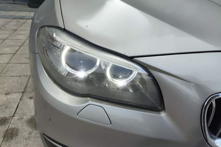 Used BMW 5 Series 2014 525Li Luxury Design Package Right Front Headlight