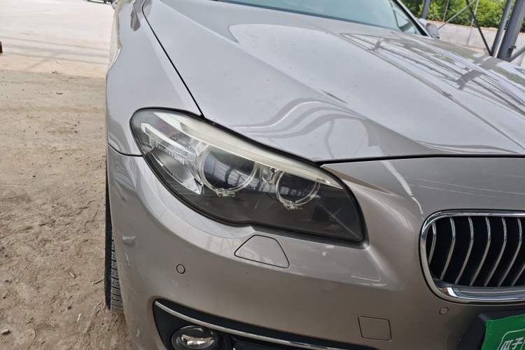 Used BMW 5 Series 2014 525Li Luxury Design Package Right Front Headlight