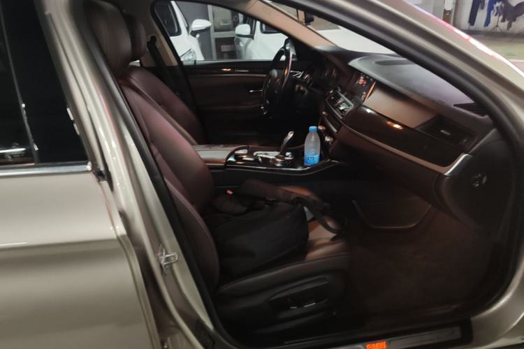 Used BMW 5 Series 2014 525Li Luxury Design Package Right Front Seat