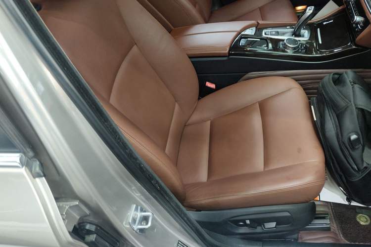 Used BMW 5 Series 2014 528Li Leading Model Right Front Seat