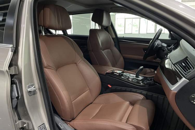 Used BMW 5 Series 2014 535Li Leading Model Right Front Seat