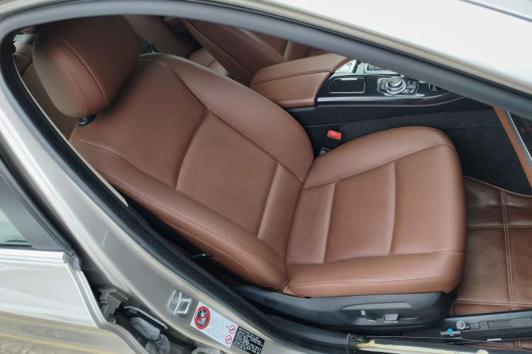 Used BMW 5 Series 2014 520i Elegant Edition Right Front Seat