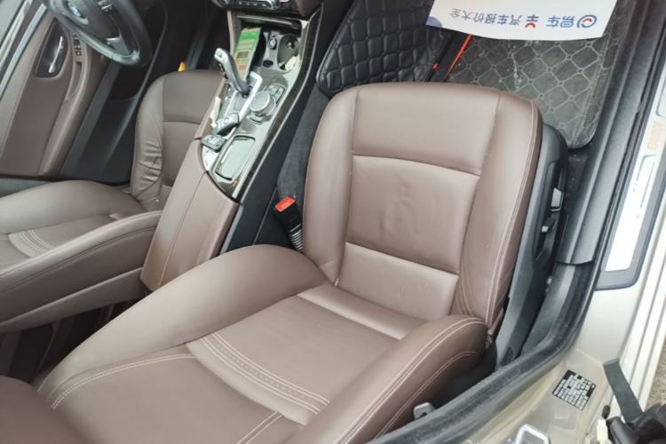 Used BMW 5 Series 2014 525Li Luxury Design Package Right Front Seat