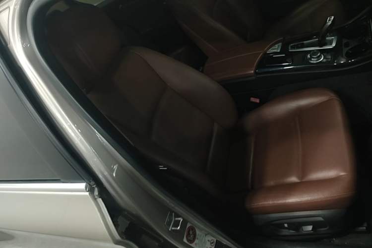 Used BMW 5 Series 2014 520i Elegant Edition Right Front Seat
