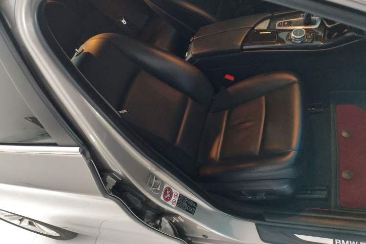 Used BMW 5 Series 2014 520i Elegant Edition Right Front Seat