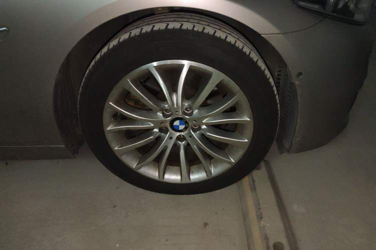 Used BMW 5 Series 2014 525Li Luxury Design Package Right Front Wheel Hub