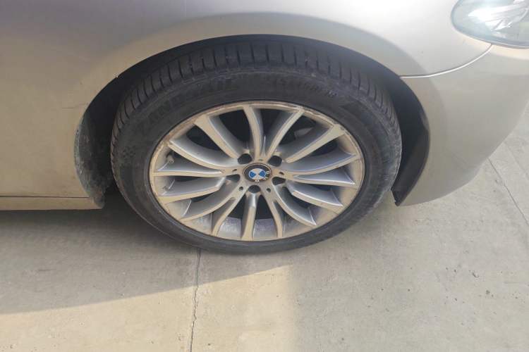 Used BMW 5 Series 2014 525Li Luxury Design Package Right Front Wheel Hub