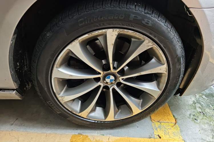 Used BMW 5 Series 2014 525Li Luxury Design Package Right Front Wheel Hub