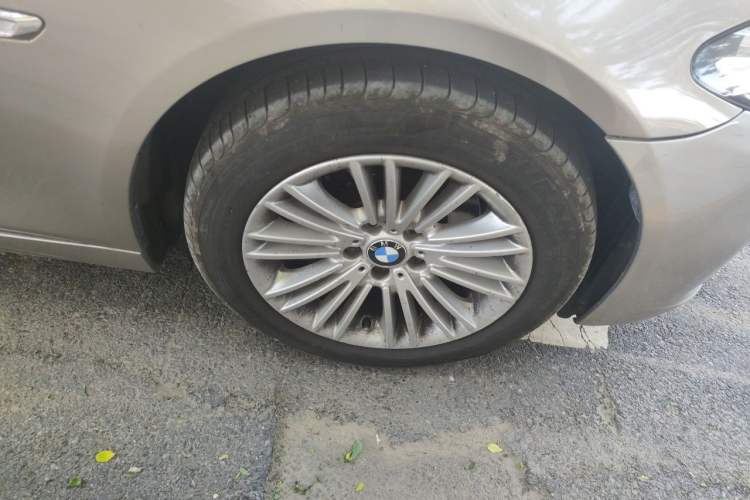 Used BMW 5 Series 2014 525Li Leading Model Right Front Wheel Hub