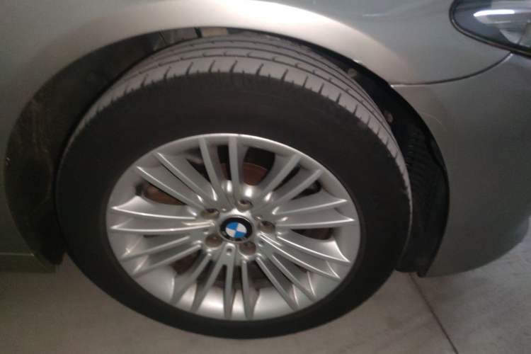 Used BMW 5 Series 2014 525Li Leading Model Right Front Wheel Hub