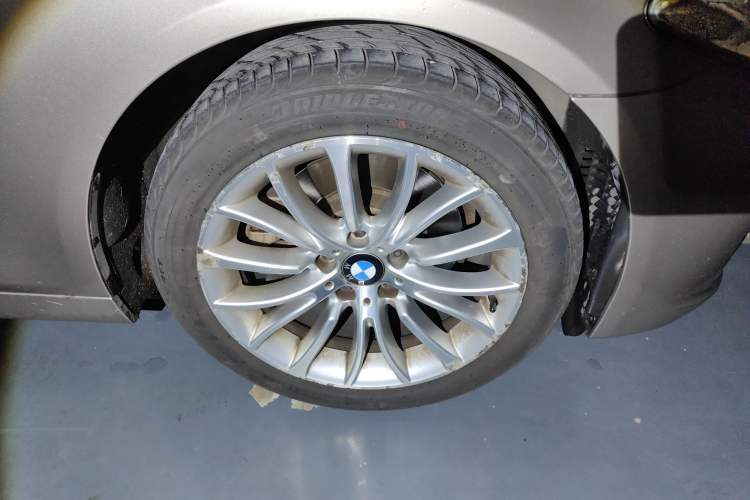 Used BMW 5 Series 2014 525Li Luxury Design Package Right Front Wheel Hub