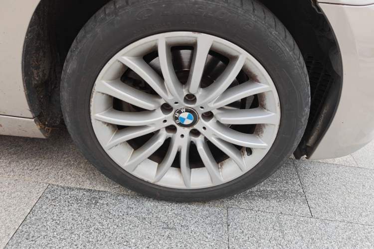 Used BMW 5 Series 2014 525Li Luxury Design Package Right Front Wheel Hub