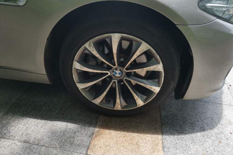 Used BMW 5 Series 2014 528Li Leading Model Right Front Wheel Hub