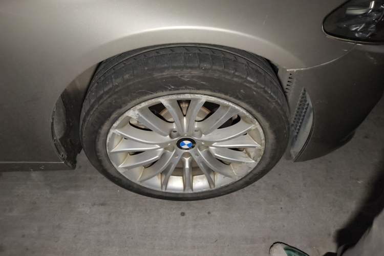 Used BMW 5 Series 2014 525Li Luxury Design Package Right Front Wheel Hub