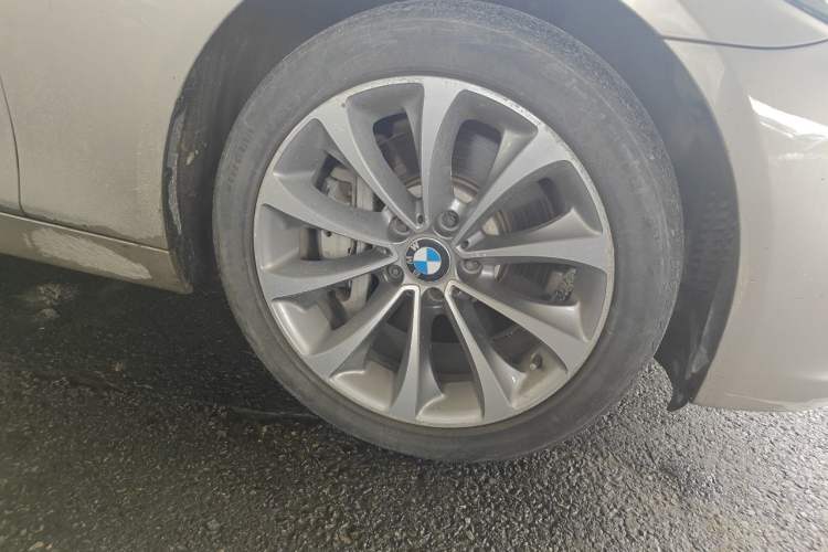 Used BMW 5 Series 2014 528Li Leading Model Right Front Wheel Hub