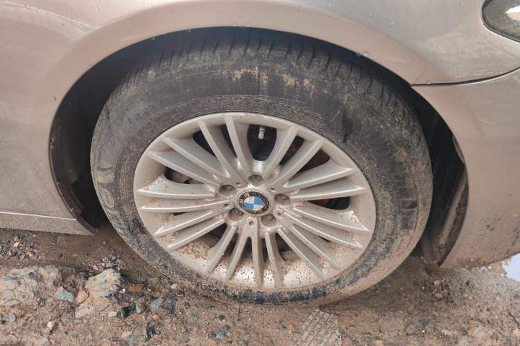 Used BMW 5 Series 2014 525Li Leading Model Right Front Wheel Hub