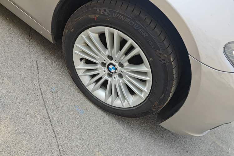 Used BMW 5 Series 2014 525Li Leading Model Right Front Wheel Hub