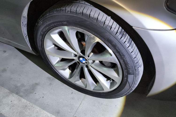 Used BMW 5 Series 2014 528Li Leading Model Right Front Wheel Hub