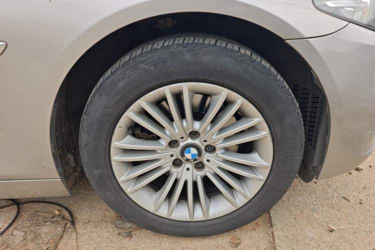 Used BMW 5 Series 2014 525Li Leading Model Right Front Wheel Hub