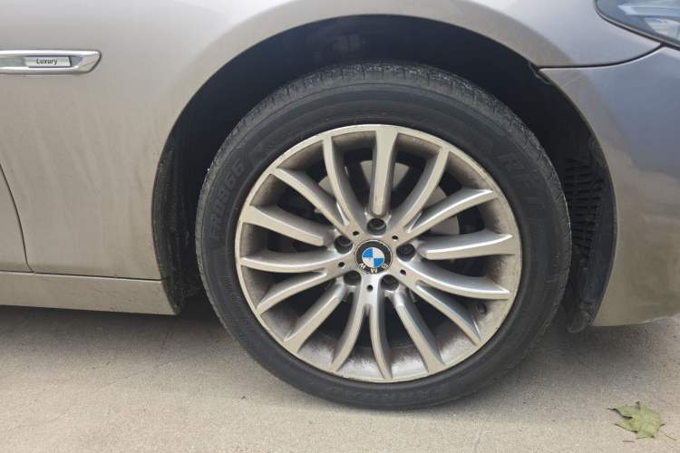 Used BMW 5 Series 2014 525Li Luxury Design Package Right Front Wheel Hub