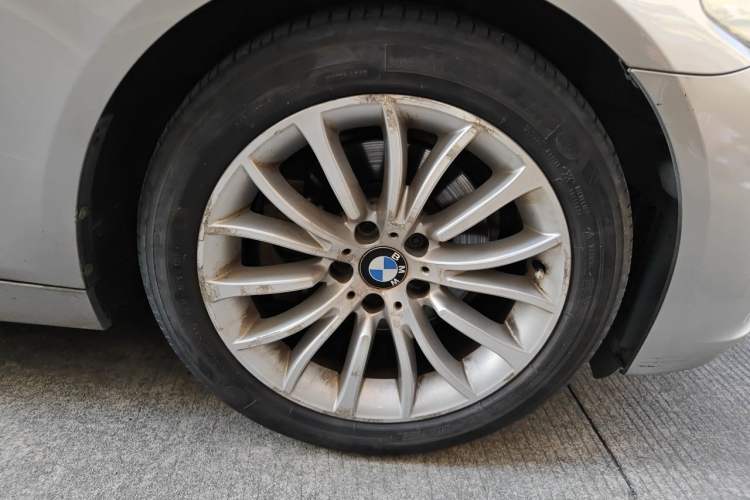 Used BMW 5 Series 2014 525Li Luxury Design Package Right Front Wheel Hub