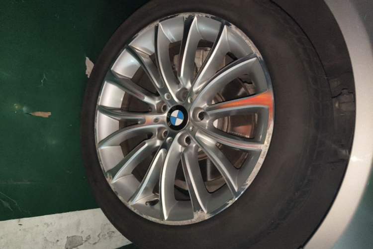 Used BMW 5 Series 2014 525Li Leading Model Right Front Wheel Hub