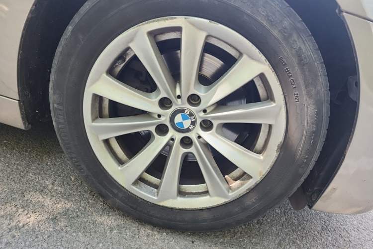 Used BMW 5 Series 2014 520i Elegant Edition Right Front Wheel Hub