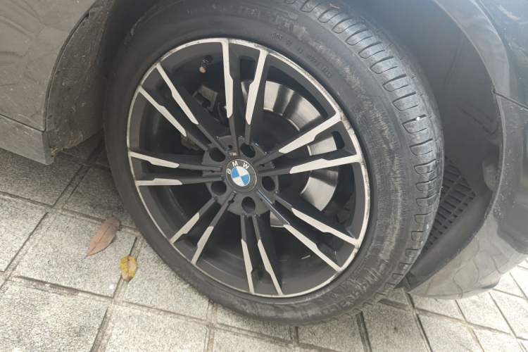 Used BMW 5 Series 2014 535Li Executive Model Style Design Package Right Front Wheel Hub