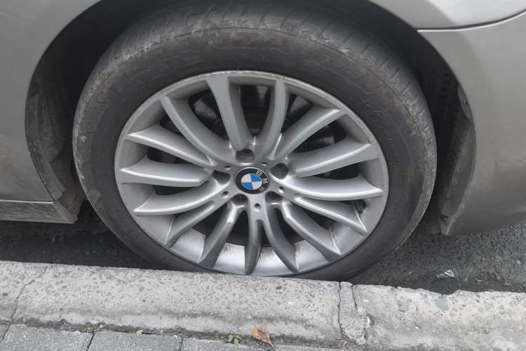 Used BMW 5 Series 2014 525Li Luxury Design Package Right Front Wheel Hub