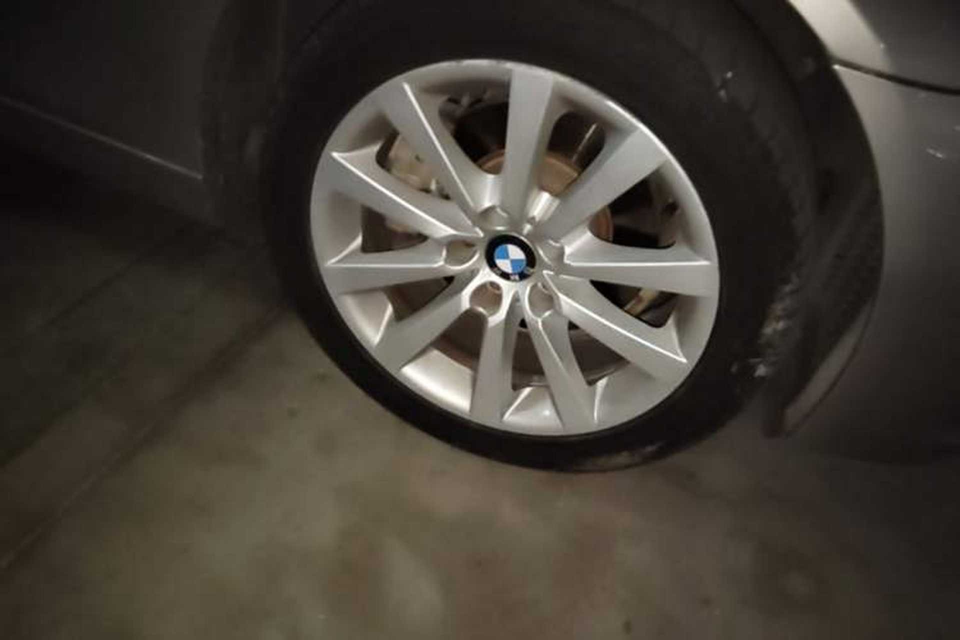 Used BMW 5 Series 2014 530Li Leading Model Right Front Wheel Hub