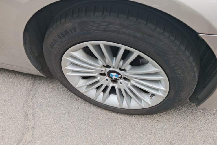 Used BMW 5 Series 2014 525Li Leading Model Right Front Wheel Hub